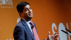 کوین وارش کیست؟